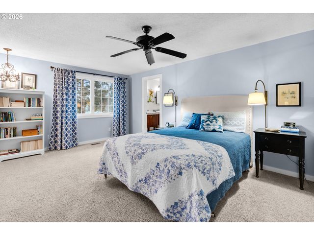 18370 FRANKLIN Way, Gladstone, OR 97027