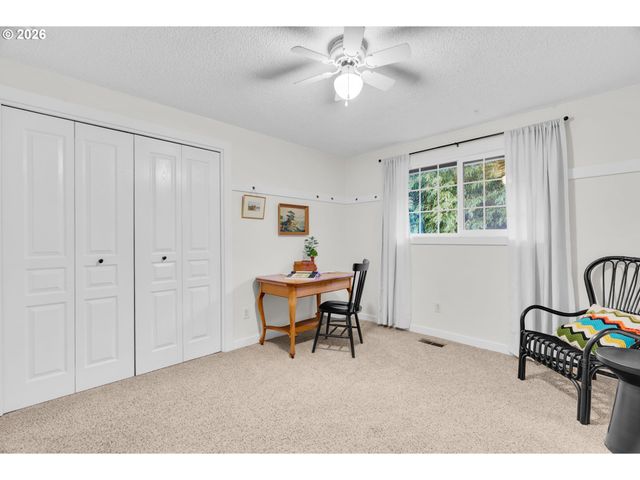 18370 FRANKLIN Way, Gladstone, OR 97027