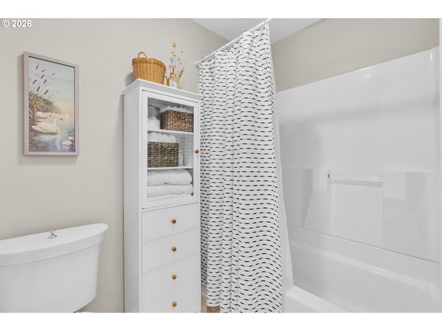 18370 FRANKLIN Way, Gladstone, OR 97027