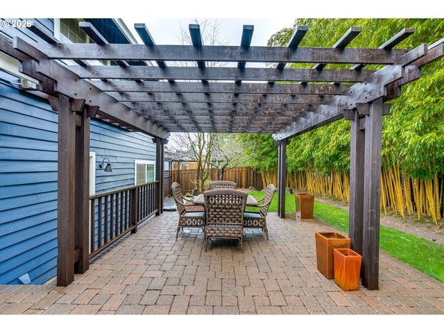 18370 FRANKLIN Way, Gladstone, OR 97027