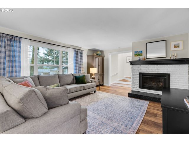 18370 FRANKLIN Way, Gladstone, OR 97027