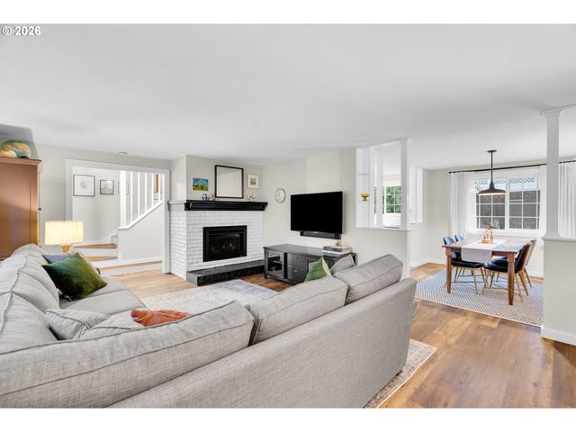 18370 FRANKLIN Way, Gladstone, OR 97027