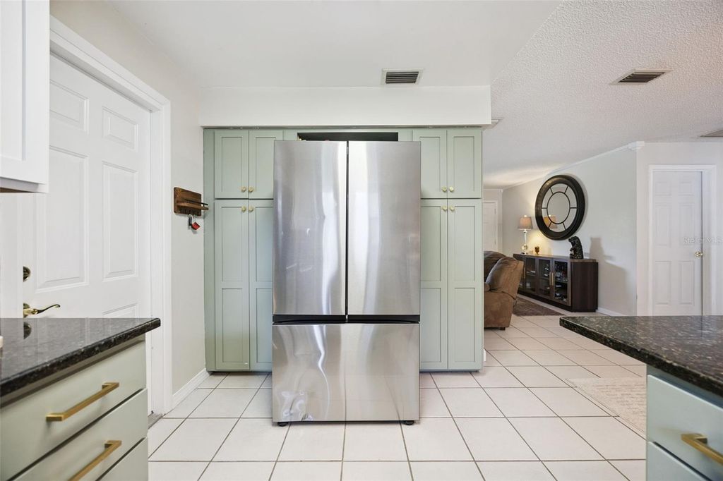 Image 18 of property listing at 4628 S SHORE ROAD, Orlando, FL 32839