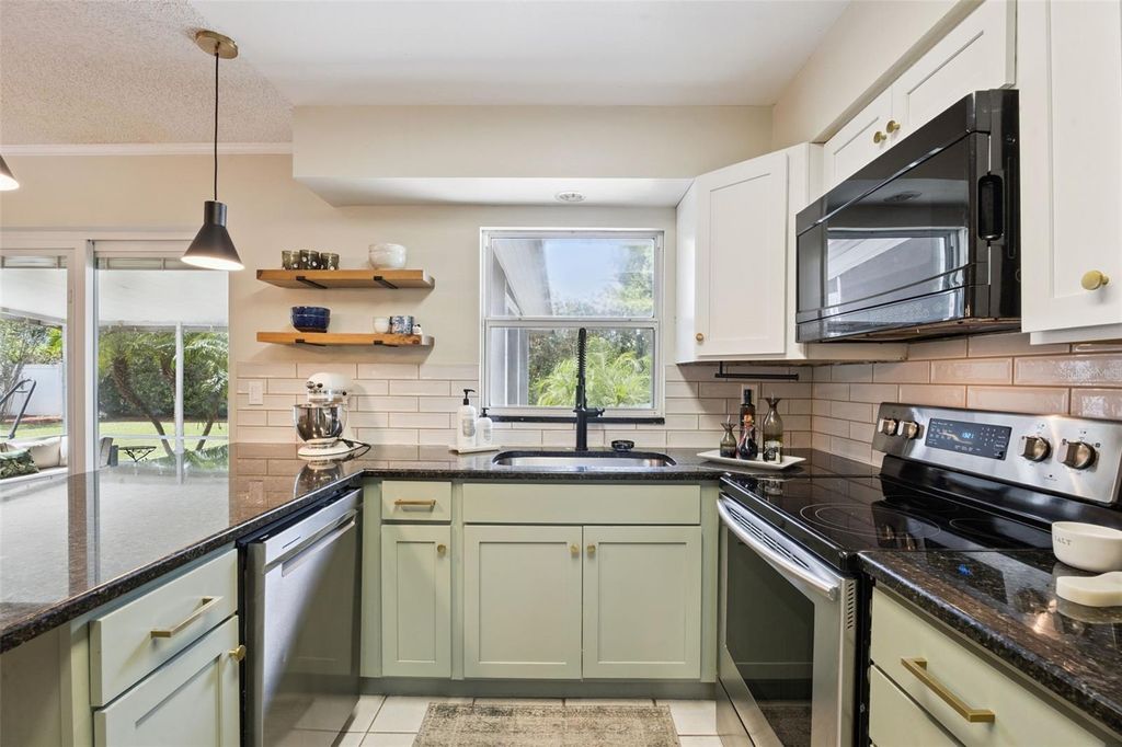 Image 20 of property listing at 4628 S SHORE ROAD, Orlando, FL 32839