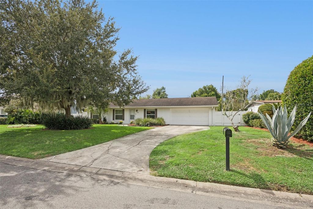 Image 55 of property listing at 4628 S SHORE ROAD, Orlando, FL 32839