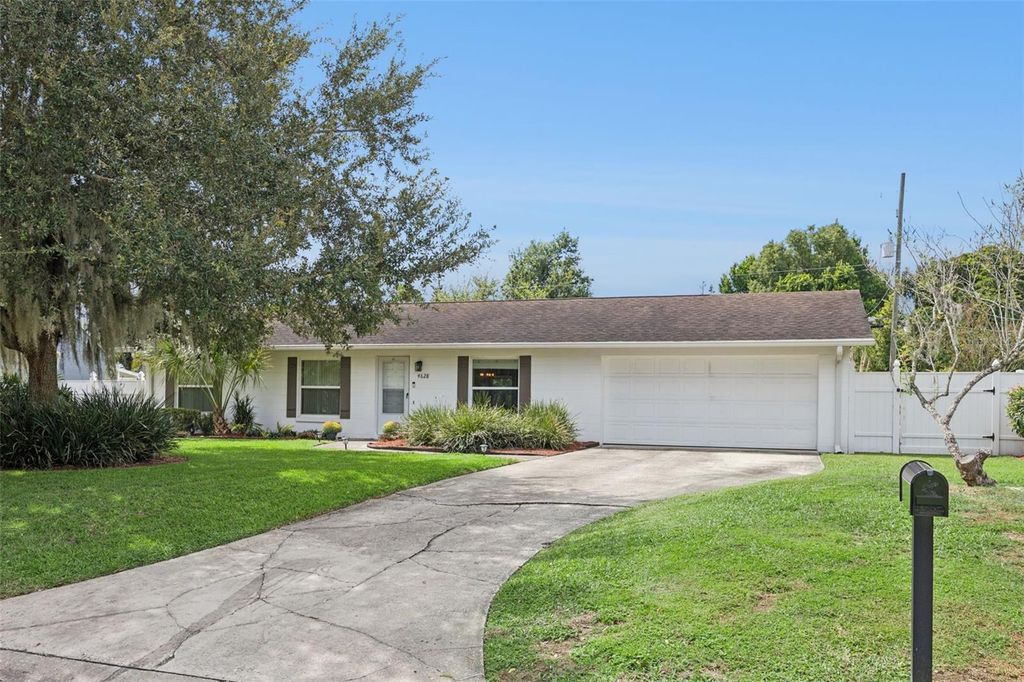 Image 56 of property listing at 4628 S SHORE ROAD, Orlando, FL 32839