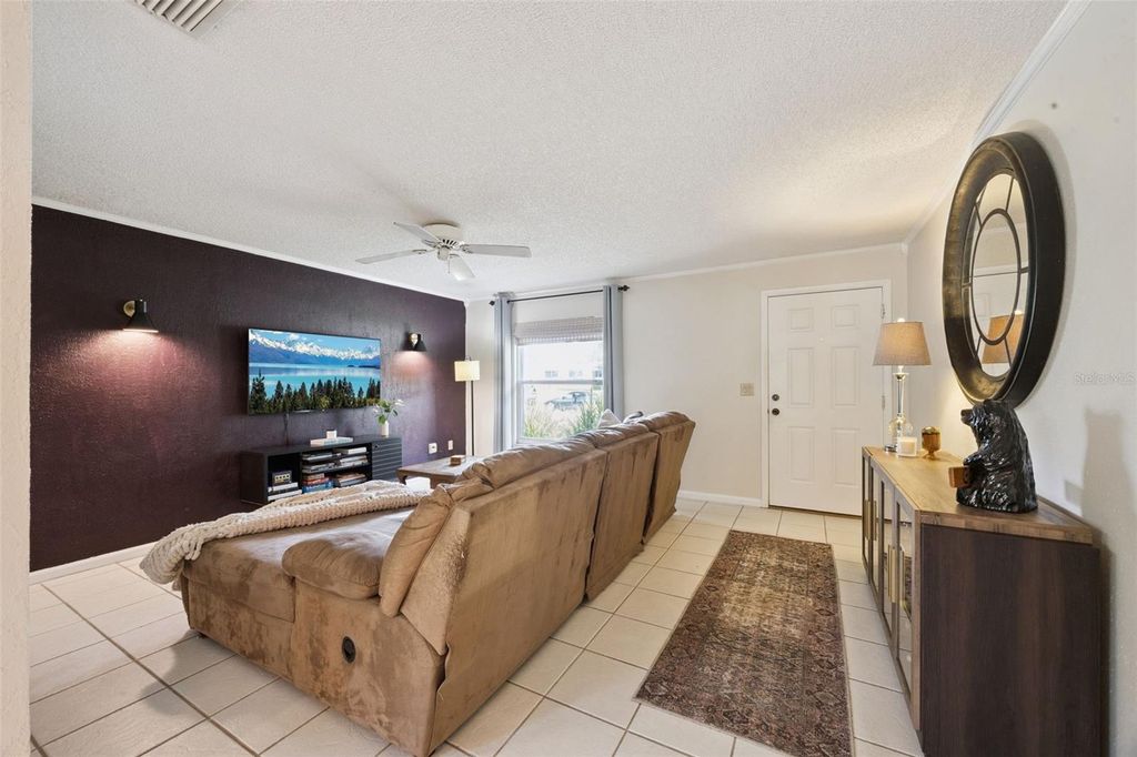 Image 7 of property listing at 4628 S SHORE ROAD, Orlando, FL 32839