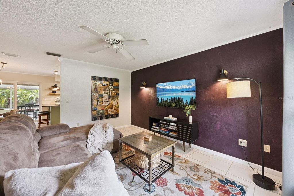 Image 10 of property listing at 4628 S SHORE ROAD, Orlando, FL 32839