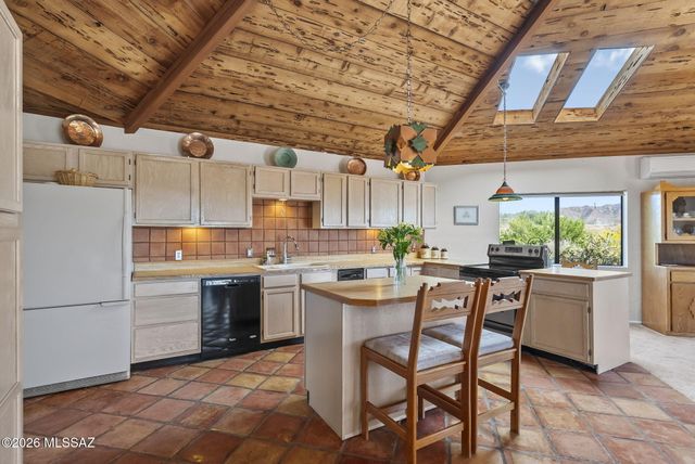 3 Baca Court, Patagonia, AZ 85624