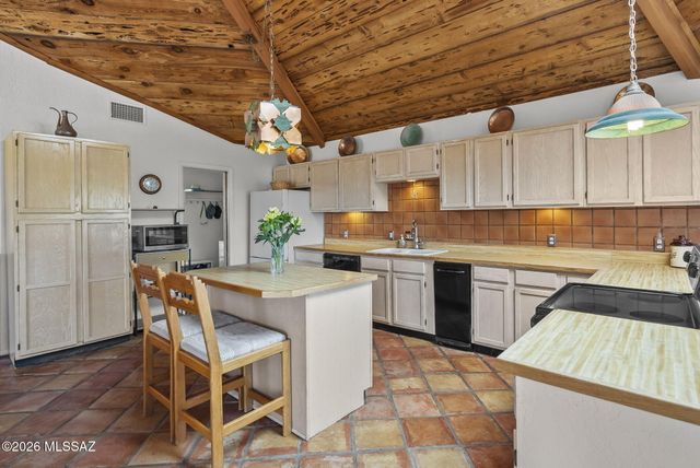 3 Baca Court, Patagonia, AZ 85624