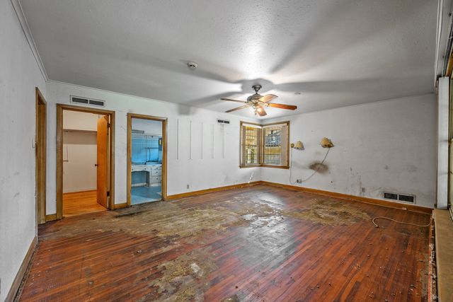 1114 W Walker Street, Denison, TX 75020