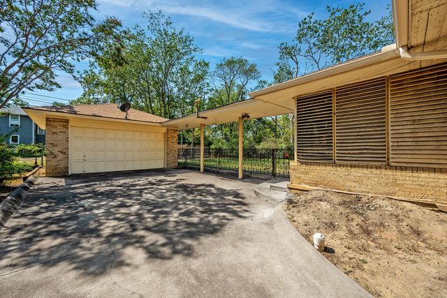 1114 W Walker Street, Denison, TX 75020