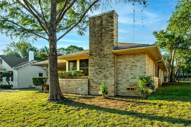 1114 W Walker Street, Denison, TX 75020