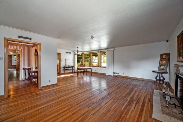 1114 W Walker Street, Denison, TX 75020