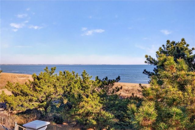 600 W Ocean View AVE C, Norfolk, VA 23503