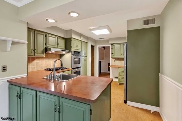 45 Nance Rd, West Orange Twp., NJ 07052