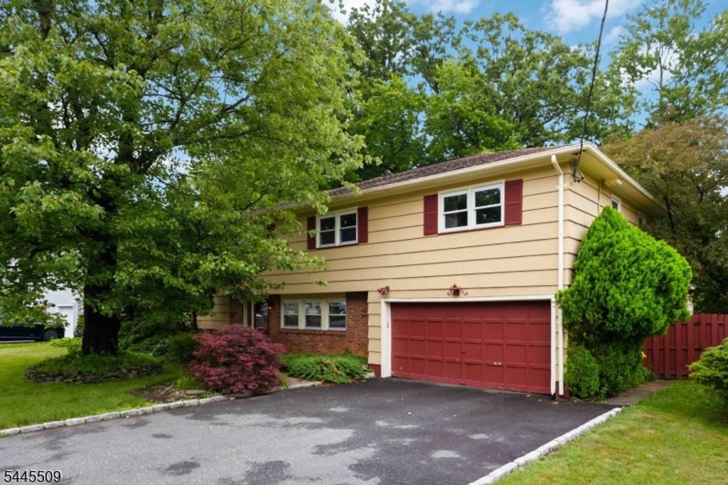 45 Nance Rd, West Orange Twp., NJ 07052