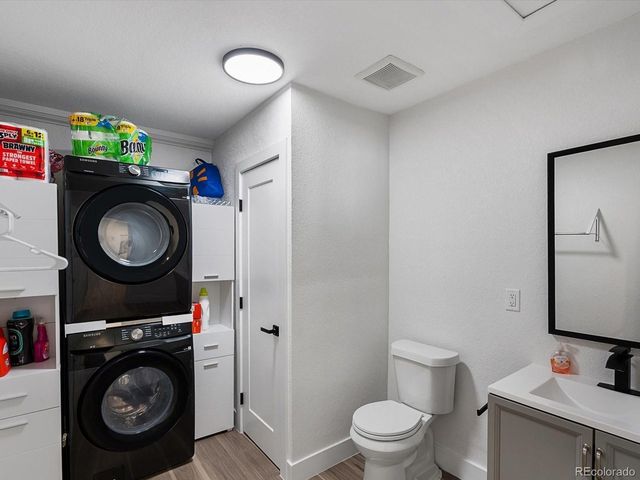 900 Troy St, Aurora, CO 80011