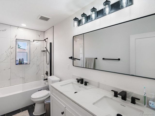 900 Troy St, Aurora, CO 80011