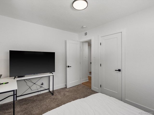 900 Troy St, Aurora, CO 80011