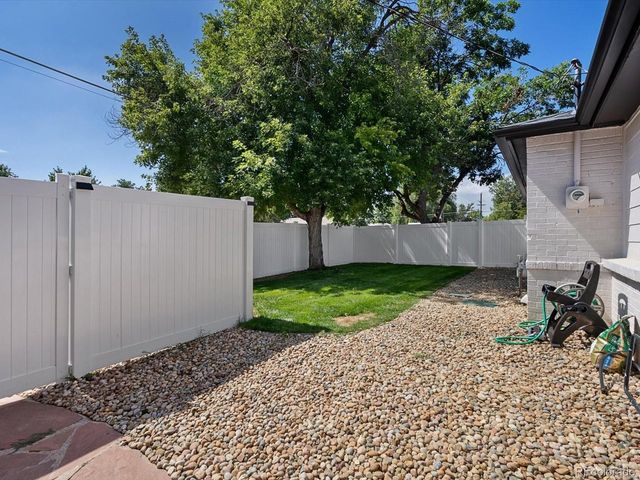 900 Troy St, Aurora, CO 80011