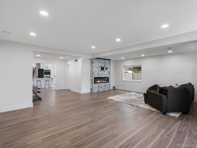 900 Troy St, Aurora, CO 80011