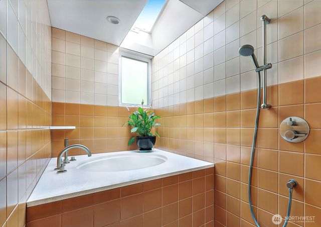 3203 E James Street, Seattle, WA 98122
