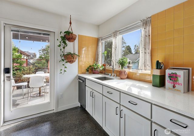 3203 E James Street, Seattle, WA 98122