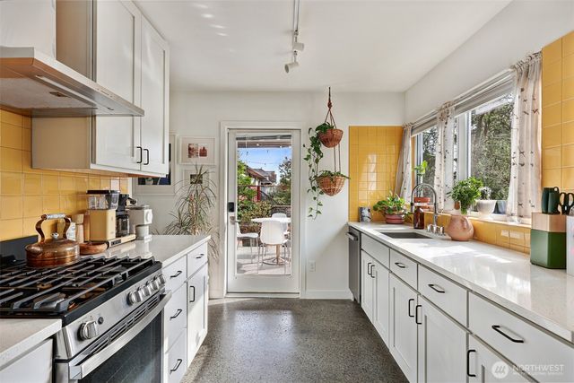 3203 E James Street, Seattle, WA 98122