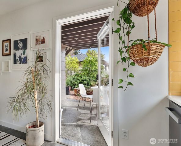 3203 E James Street, Seattle, WA 98122