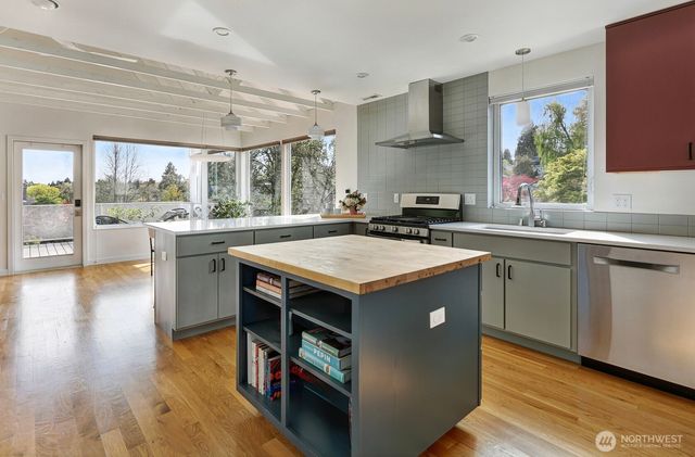 3203 E James Street, Seattle, WA 98122