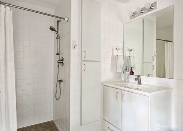 3203 E James Street, Seattle, WA 98122