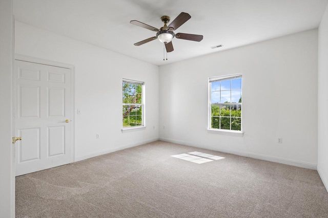 8614 S Stratford ROAD, Oak Creek, WI 53154