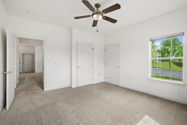 8614 S Stratford ROAD, Oak Creek, WI 53154