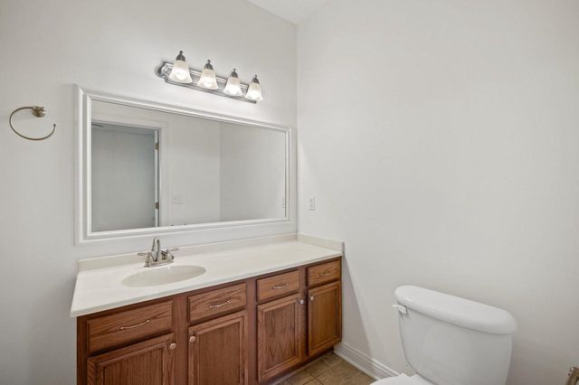 8614 S Stratford ROAD, Oak Creek, WI 53154