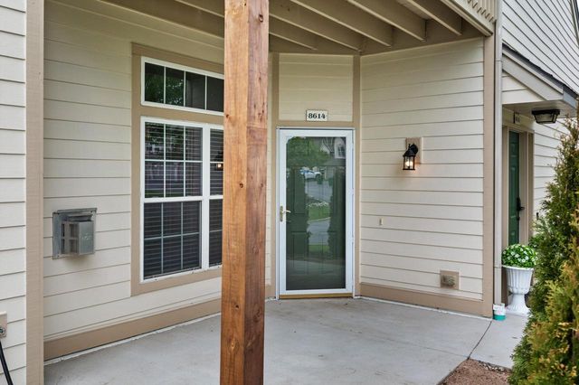 8614 S Stratford ROAD, Oak Creek, WI 53154