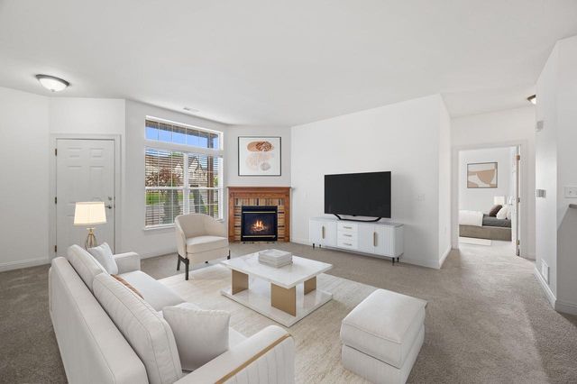 8614 S Stratford ROAD, Oak Creek, WI 53154