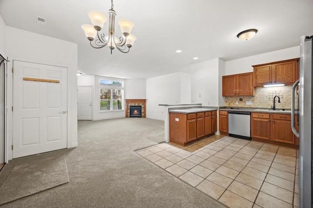 8614 S Stratford ROAD, Oak Creek, WI 53154