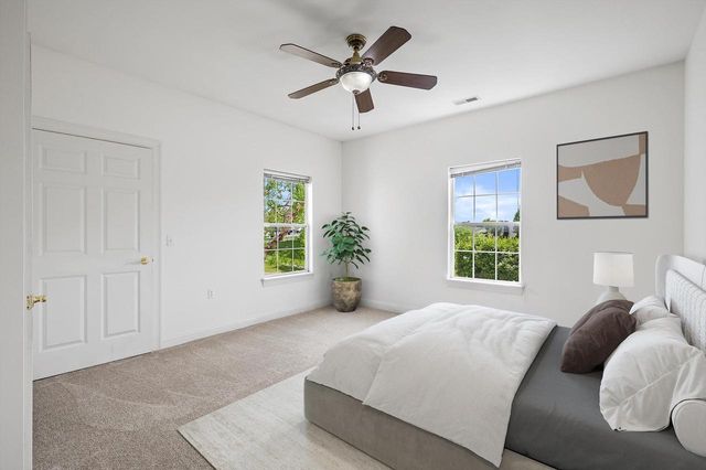8614 S Stratford ROAD, Oak Creek, WI 53154