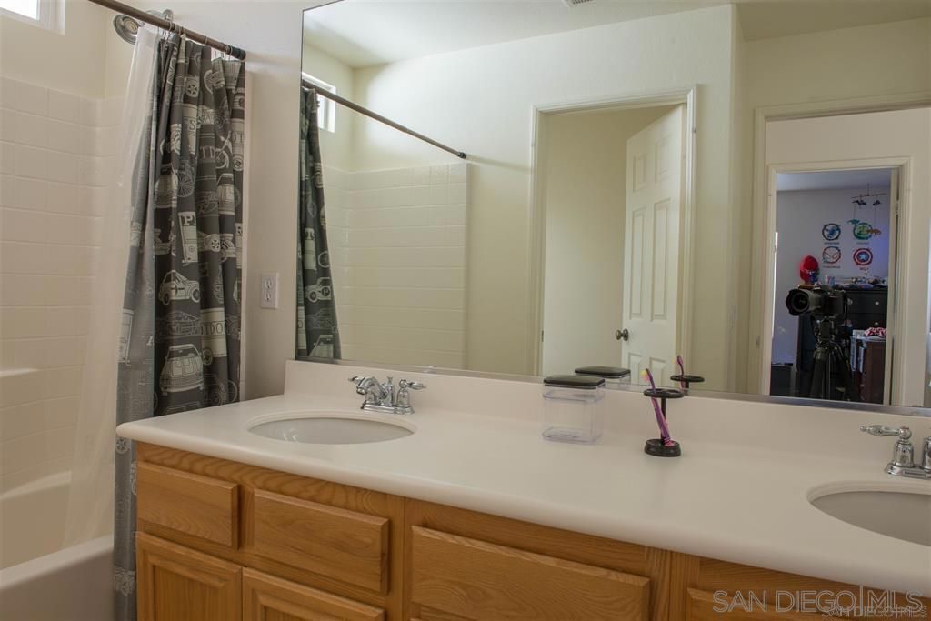 Image 13 of property listing at 1525 Picket Fence Dr, Chula Vista, CA 91915