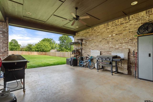 21311 Boone Dr, Bullard, TX 75757