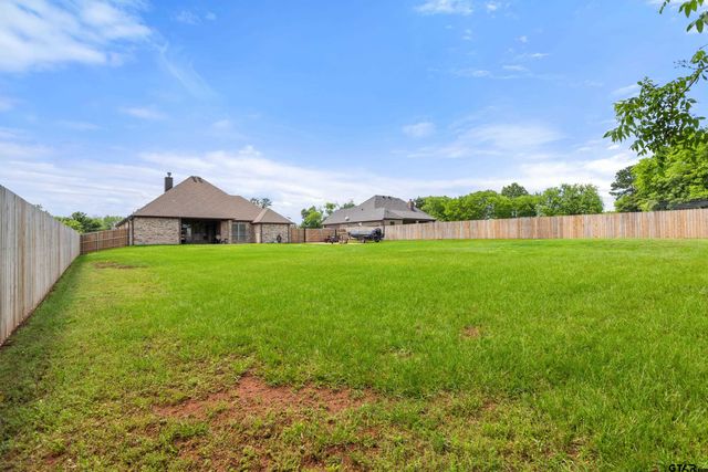 21311 Boone Dr, Bullard, TX 75757