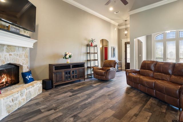 21311 Boone Dr, Bullard, TX 75757