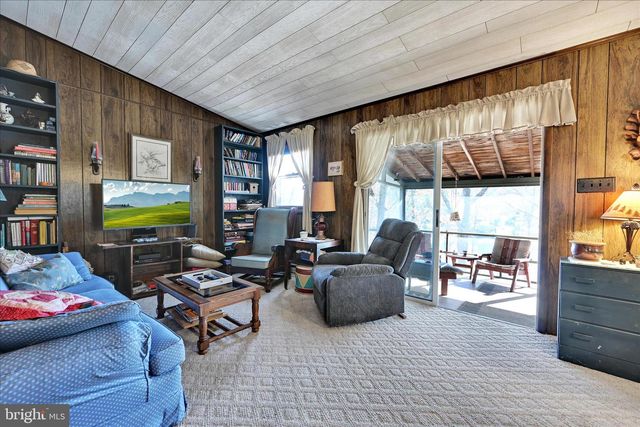 1503 WYNONAH DR, Auburn, PA 17922