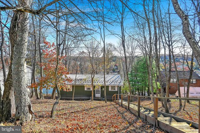 1503 WYNONAH DR, Auburn, PA 17922