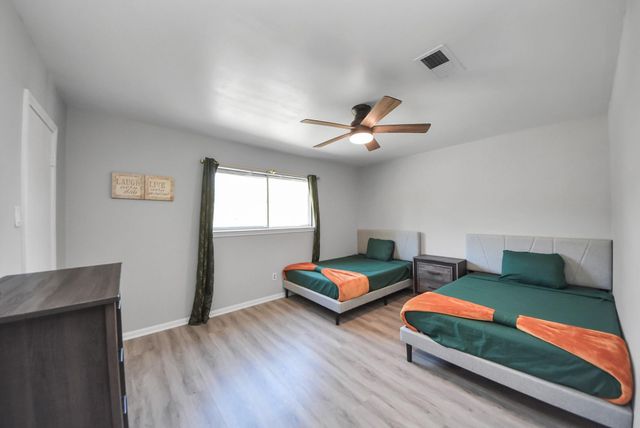 1011 Whitestone Lane, Houston, TX 77073