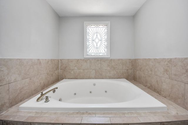 1011 Whitestone Lane, Houston, TX 77073