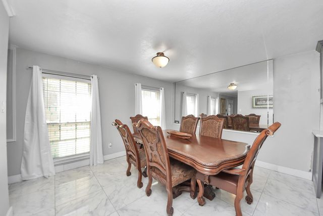 1011 Whitestone Lane, Houston, TX 77073