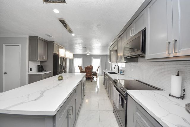 1011 Whitestone Lane, Houston, TX 77073