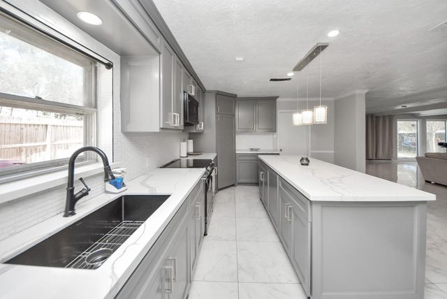 1011 Whitestone Lane, Houston, TX 77073
